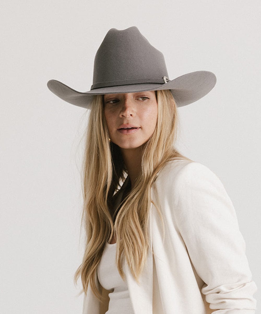 Teddy Cattleman cowboy hat on a model, showcasing timeless western style and elegance.